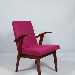 Mid Century Armchair Magenta Wool Wooden Lounge Chair Refurbished, 1960s, Poland