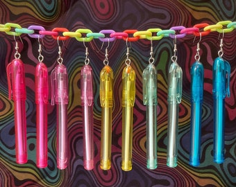 Boucles d’oreilles stylo bizarres, bijoux Dangle bizarres, accessoires pour enseignants et étudiants, fonctionnels idiots colorés faits à la main