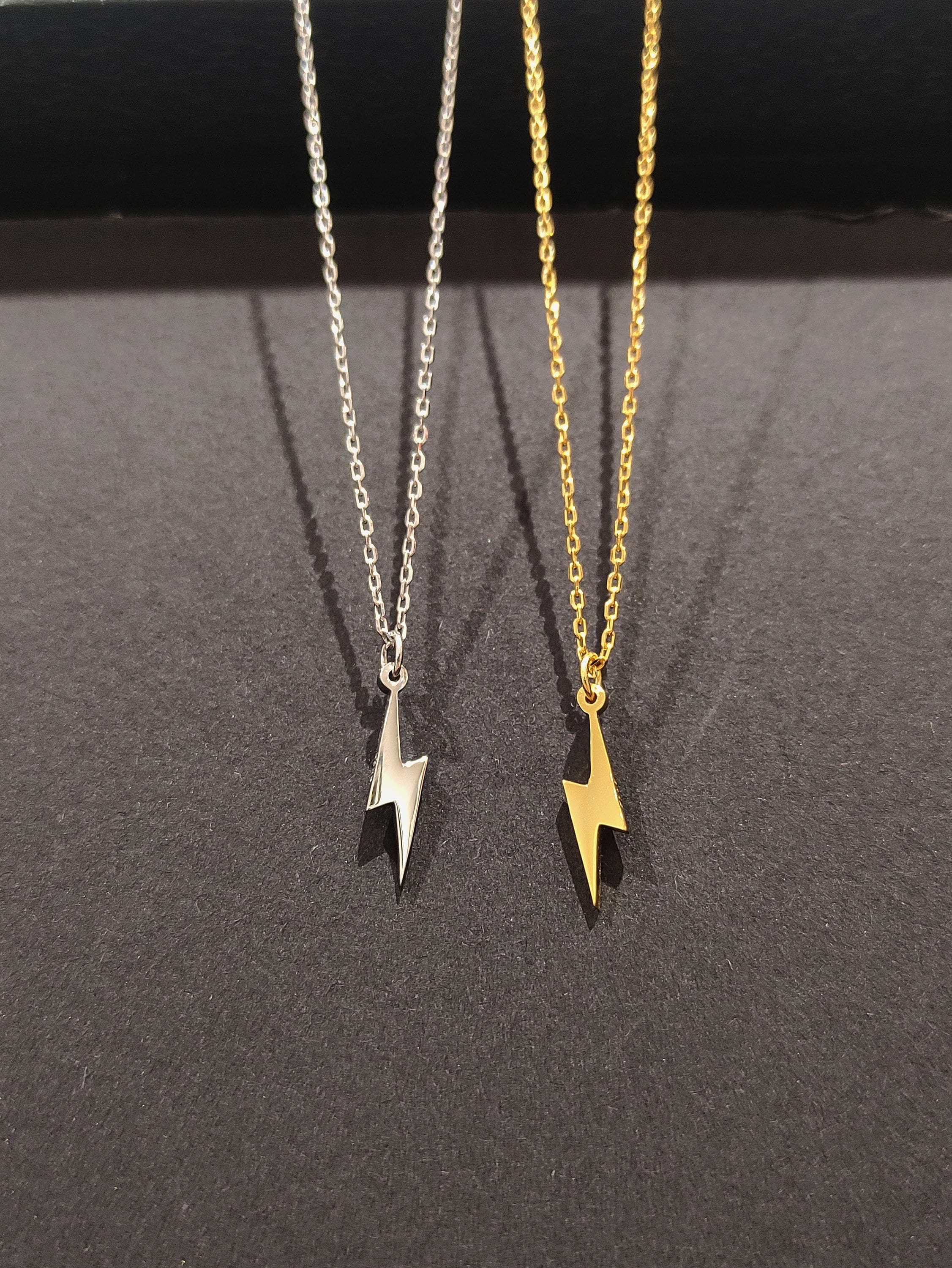 ★younglyyoungley★Savon pendant necklace Simple Lightning Bolt Necklace (925 Silver) Silver Gold