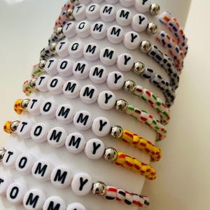 Pulsera de cuentas con nombre personalizado: regalo de amistad para San Valentín