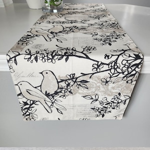 Vögel auf Blumenzweigen Tischläufer,| Neutrale Farbe Tischläufer,| Elegantes Wohnkultur,| Frühling Tischläufer, Housewarming Geschenk