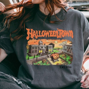 Halloweentown Est 1998 Sweatshirt, Halloweentown Shirt, Halloweentown University, Vintage Halloween Sweatshirt, Retro Halloween Sweatshirt