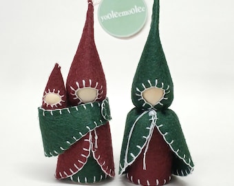 Conjunto familiar de 3 - Gnomos de fieltro con clavijas de madera inspirados en Waldorf Montessori - Juguete y decoración hechos a mano