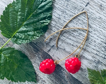 Himbeeren Ohrringe, Polymer Ton Schmuck, Beeren Ohrringe, Fimo Schmuck, Raspberry earrings, realistic berry food, berry jewelry, fruit gift