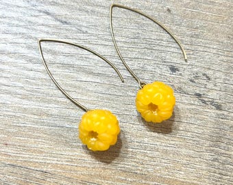 Yellow raspberry earrings, polymer clay jewelry, berry earrings, Fimo jewelry, raspberry earrings, realistic berry food, berry jewelry