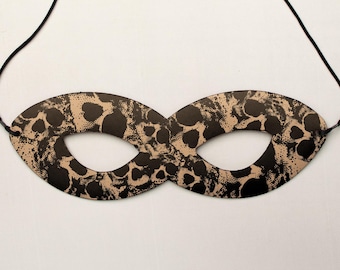 Handcrafted Leather Skull Mask: Cosplay Masquerade Accessory