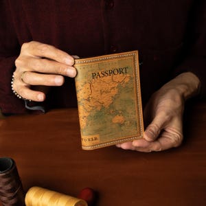 Funda para pasaporte - Funda de cuero para pasaporte - Billetera de viaje - Estuche para pasaporte - Accesorios de viaje - Billetera de cuero hecha a mano