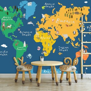 Weltkarte für Kinder 3D Wallpaper mit blauen Hintergrund und bunten Tierfiguren- länderspezifische 3D Weltkarten Tapete für Kinder