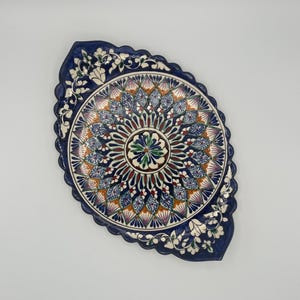 Piatto in ceramica ikat uzbeka fatto a mano: ceramica artigianale a forma di barca
