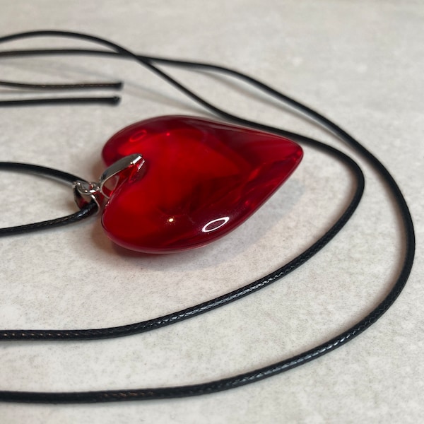 Large Red Heart pendant Necklace oversized heart pendant XL long black wax cord Y2K statement piece XL pendant ruby red heart Murano effect