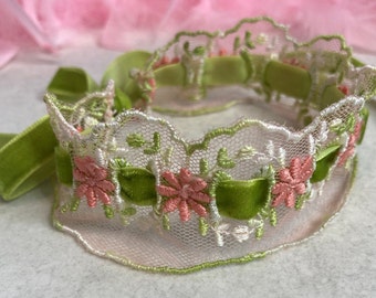 Lace choker with velvet ties cottage-core choker delicate lace pink flowers kawaii Princess collar cat collar coquette choker pink and green