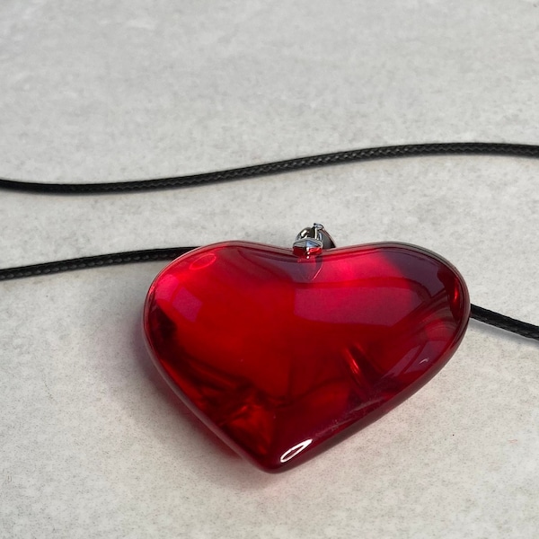 PICO COPENHAGEN French Grande Heart Pendant Red