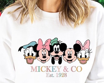 mickey and friends sweatshirt,disney sweatshirt, disneyworld shirts, disneyland sweatshirt, disney friends shirt,disney family shirts,132280