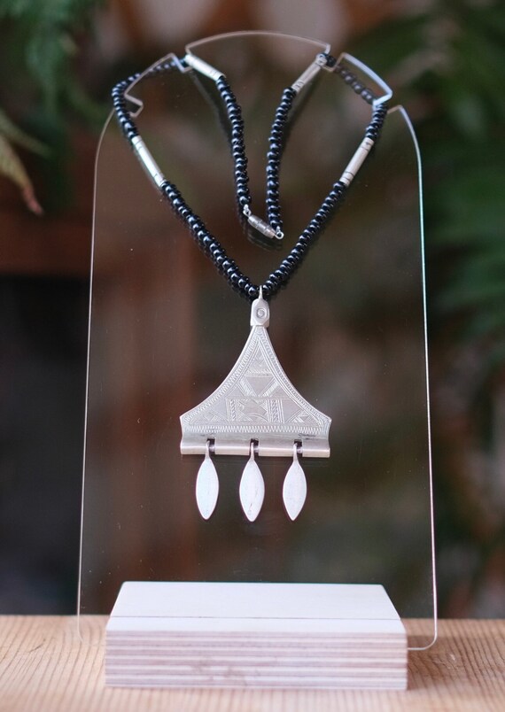 Traditional necklace | onyx beads necklace main image 1