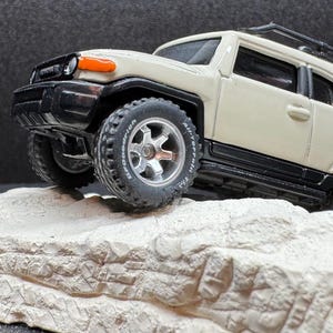 Brand New 1:64 Custom Tomica FJ Cruiser Sandstorm