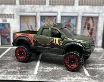 1:64 Custom 2010 Toyota Tundra Overland