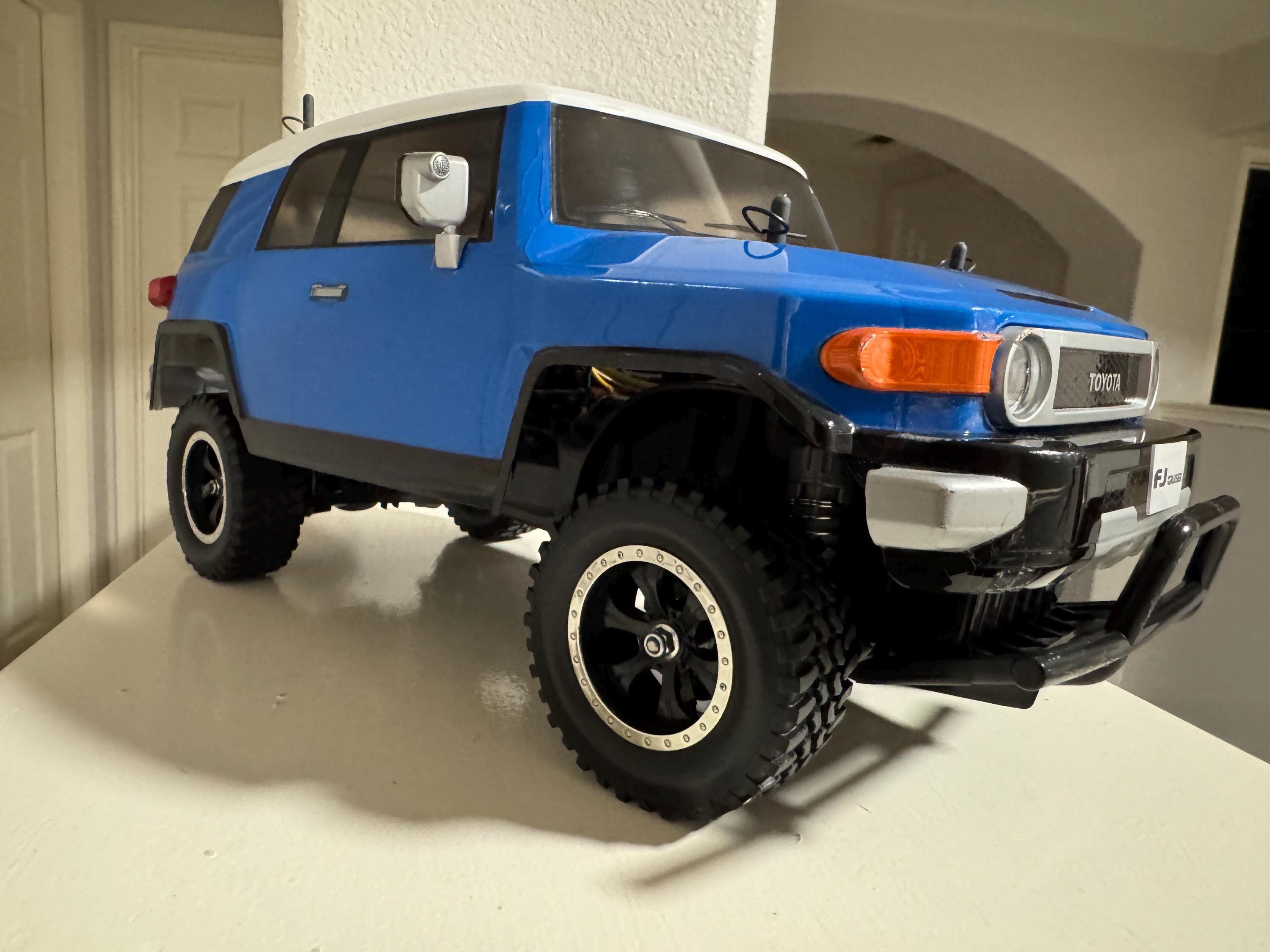 TOYOTA FJ CRUISER ラジコン1/10 TAMIYA CC-01 tamiya Rc Rtr Toyota Fj Cruiser / Tamiya USA