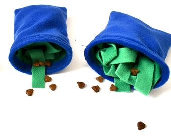 Snuffle pouch blue/green, interactive fleece dog toy, snuffle mat, enrichment puppy activity
