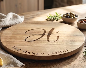 Personalized Wedding Keepsake Engraved Lazy Susan Personalized Serving Tray Large Charcuterie Board Customized Kitchen Accessories for Mom