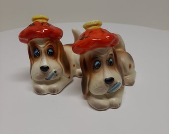 VTG Baset Hound Dog Salt & Pepper Shakers Sick Puppy Dogs Fun Gift D2