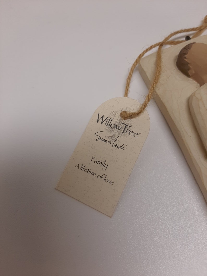 Vintage 2001 Willow Tree family A Lifetime of Love Hanging Wall