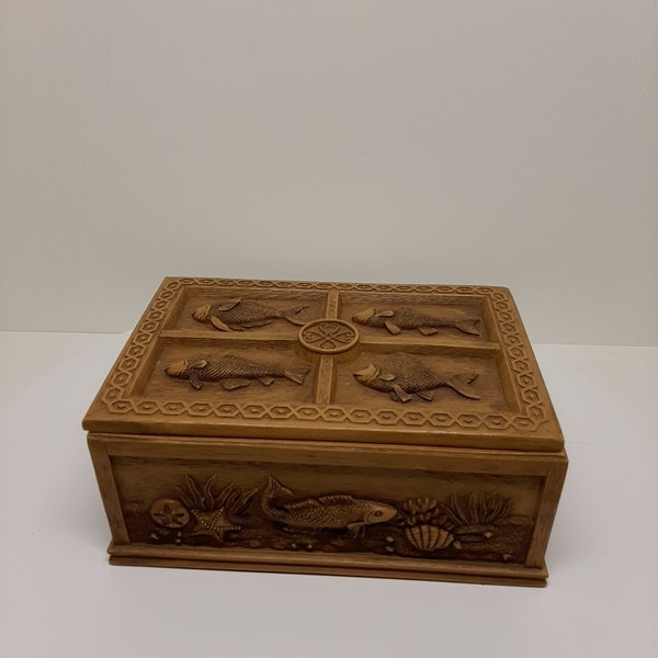 Vintage Resin Carved Wood Look Mens Fish Design Jewelry Trinket Box D10