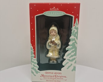 Hallmark Keepsake 2002 Ornament Gentle Angel Memories Of Christmas Handcrafted