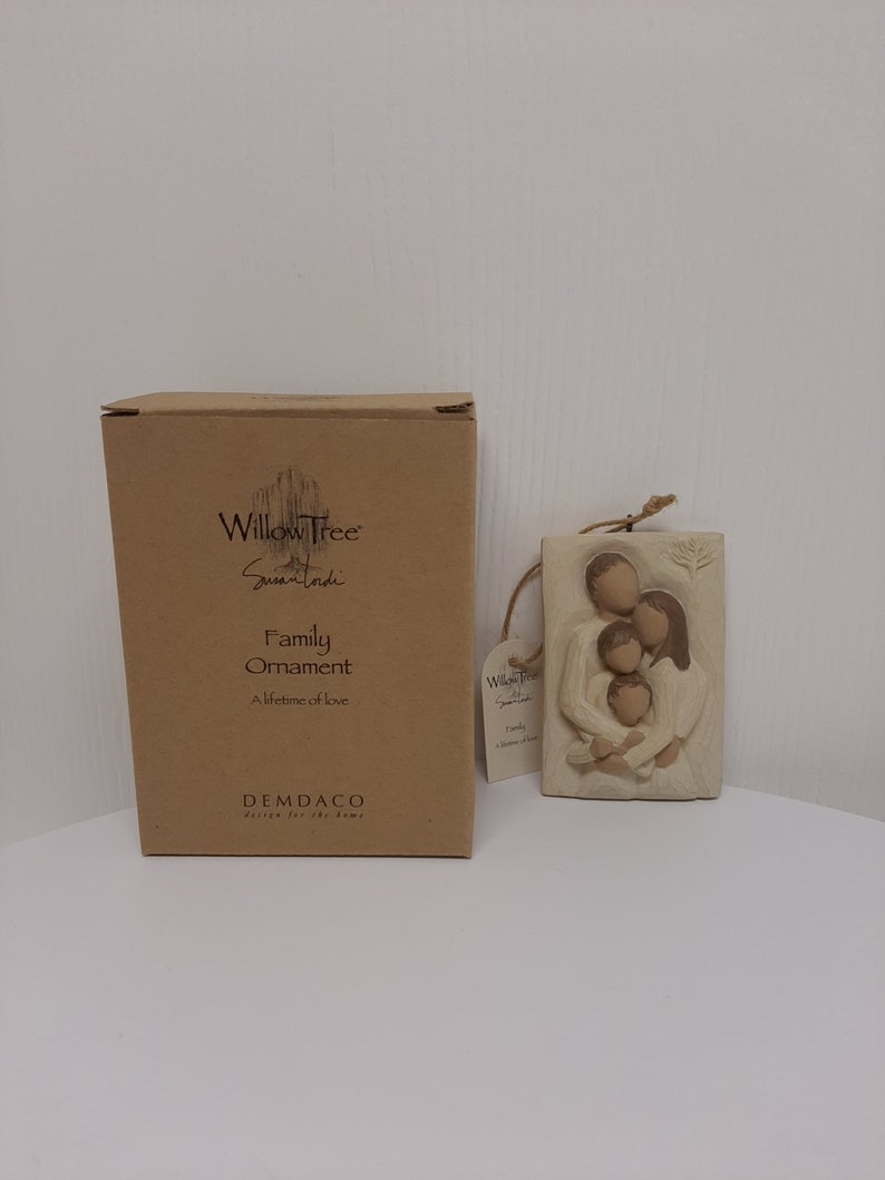 Vintage 2001 Willow Tree family A Lifetime of Love Hanging Wall