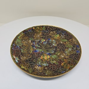 Chinese Cloisonne Enamel Plate Floral design 7.25&quot; Brown Blue Green Red D68
