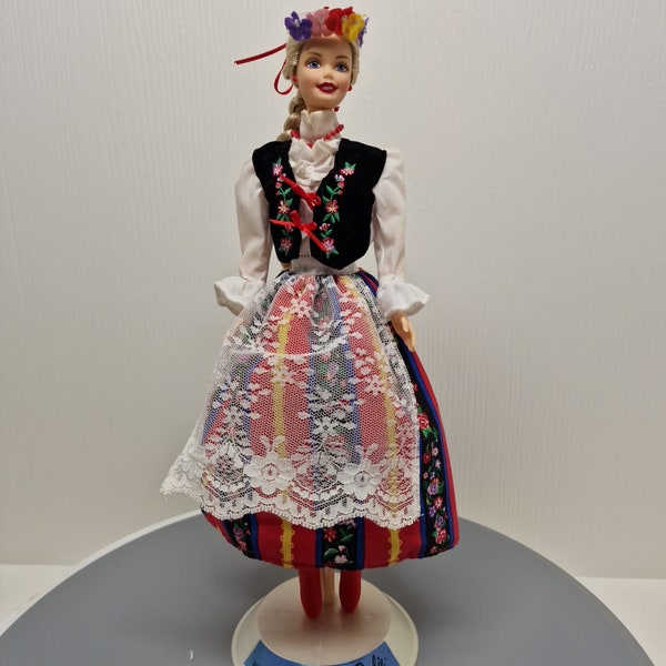 Polish Barbie Doll - Dolls of the World Collector Edition 1997 Mattel, D17