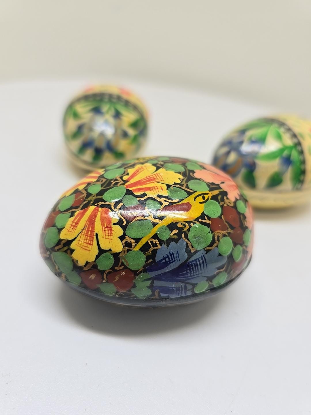 Vtg 3 Laquer Egg Shape Multi- Colored Flower Pattern Trinket Box. D19 ...