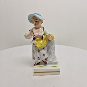 Vintage Porzellandame mit Blumen Figur Telefaxony 12,7 cm T D59
