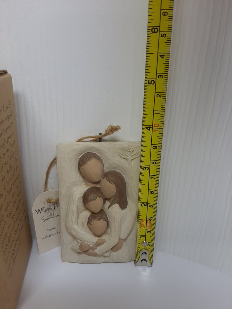 Vintage 2001 Willow Tree family A Lifetime of Love Hanging Wall