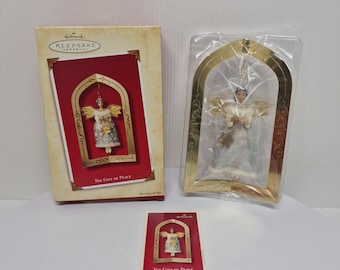 The Gift Of Peace Hallmark Keepsake Ornament Christmas 2003 Angel Handcrafted, D76