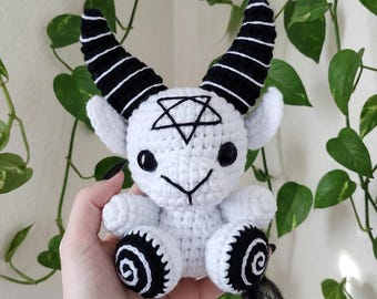 Peluche de Baphomet hecho a mano a crochet, cabra amigurumi gótica, juguete de peluche ocultista, decoración alternativa