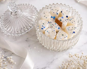 Gardenia Duft – herzförmige Sojawachs schmilzt im Glas – dekorative Kerze mit blauem Glitzer – Romantisches Geschenk für Zuhause