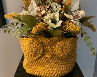 DECORATIVE OWL BASKET Hand Crocheted Gold