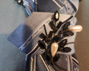 Women's Vintage Necktie Necklace with Vintage Brooch