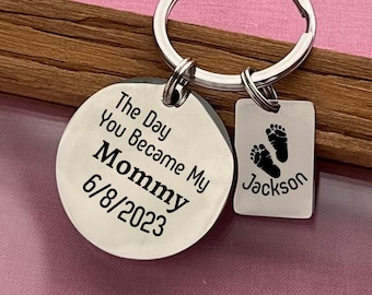 Personalized Mommy Keychain: Pregnancy Announcement Gift