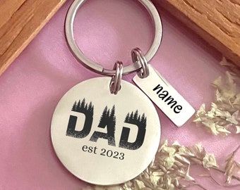 Personalized Dad est 2023 Stainless Steel Keychain - Custom Dad to Be Keychain - Father's Day Gift - Birthday Gift to Dad - Christmas Gift