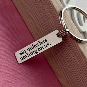 Custom Long Distance Love Stainless Steel Keychain - Personalized Distance Can&#39;t Break Us Keychain - Valentine&#39;s Day Gift