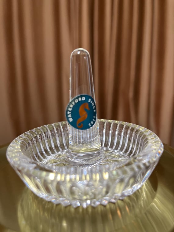 WATERFORD Round Ring Holder