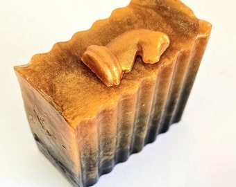 Soap Bar Mens Charcoal Tea Tree Artisan Soap Bar Gift Chess Piece Marble Soap Royal Gift Skin Smoothening Moisturizing Soap Black and Gold