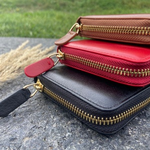Zip autour du portefeuille en cuir gravé spécial, portefeuille personnalisé pour femmes, cadeau d’écriture manuscrite pour maman, cadeau de Noël d’anniversaire pour elle