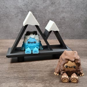 Yeti With Optional Shelf | BigFoot | 3D Printed | Articulated | Fidget Toy | Sensory Toy | Gift Idea