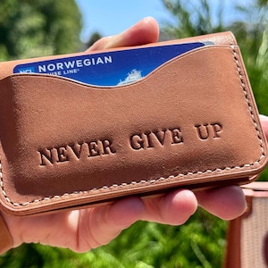 Cartera de cuero marrón personalizada para hombres: bolsillo frontal plegable minimalista, regalo para padrinos de boda y novios