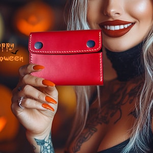 Cartera de cuero roja hecha a mano de tres pliegues para hombres y mujeres / Elaborada con cuero de primera calidad