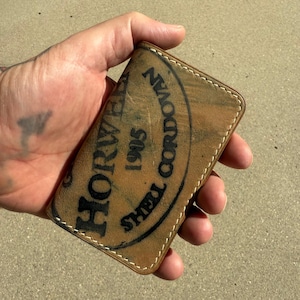 Cartera para hombre hecha a mano de cuero Horween Shell Cordovan - Tarjetero de cuero de primera calidad con tres pliegues - Regalos para él y accesorios elegantes