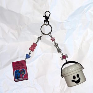 Dangle Silver Handbook for the Recently Deceased Beetlejuice White Halloween McDonald’s Jack-o-Lantern Boo Bucket Purse Charm Keychain