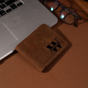 Regalo de Navidad único personalizado para compañeros de trabajo, billetera de cuero navideña personalizada, regalos para hombres, billetera grabada plegable para hombres, regalo para papá